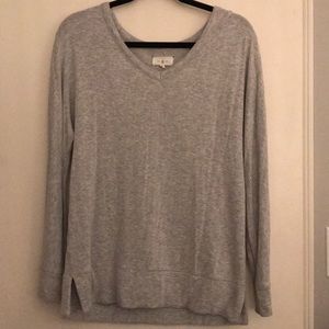 Lou and grey super soft/comfy sweater! Size xs